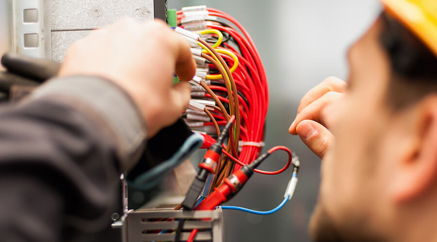 electrician fixing wiring