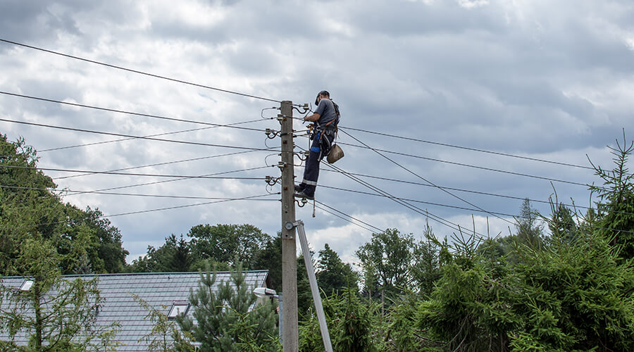 electrician working on pylon