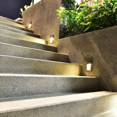 Outdoor wall lighting
