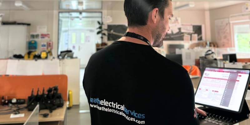 Electrician Doing EICR