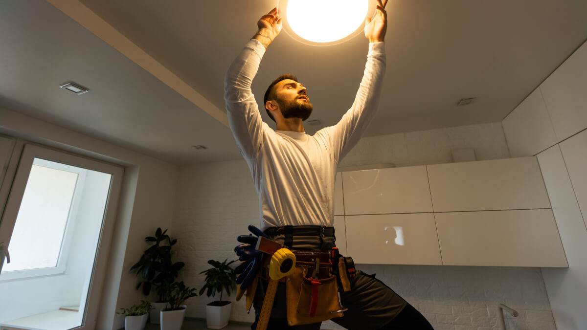 Commercial lighting fitting